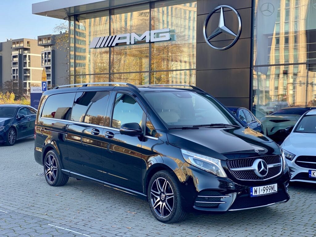 Luksusowy bus do wynajęcia dla 7-miu osób.