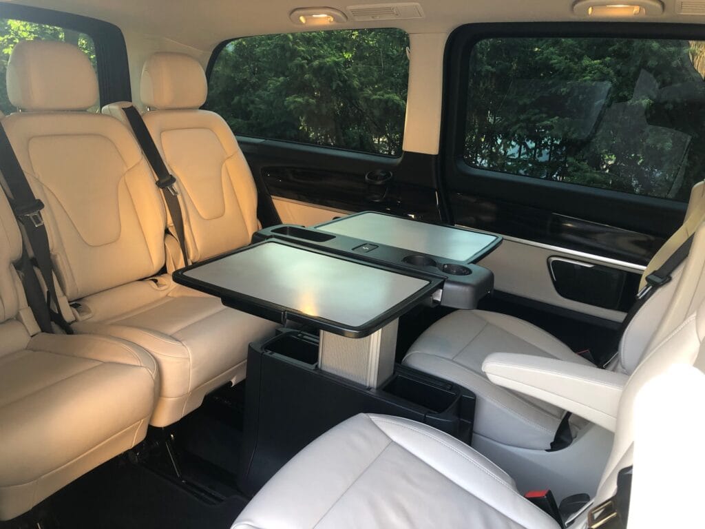 Wynajem prestiżowego busa dla 6 osób