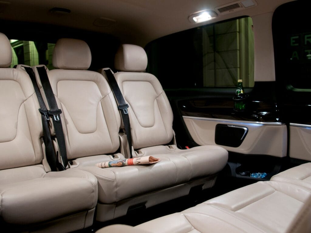 Wynajem prestiżowego busa dla 6 osób