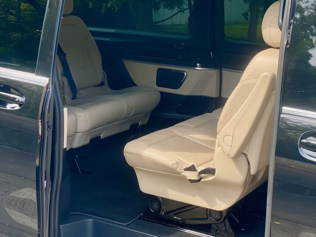 Wynajem prestiżowego busa dla 6 osób